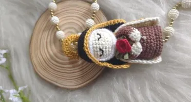 Terço de Crochê com Mini Santinha