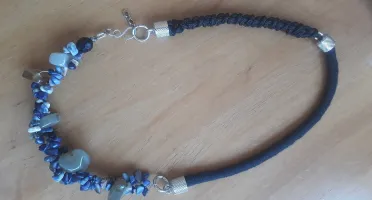 Colar Sodalita com Cordões de Algodão