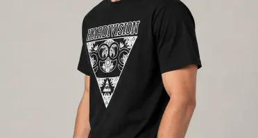 Camiseta Preta Skateboarder