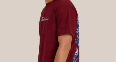 Camiseta Bordô Porcelana
