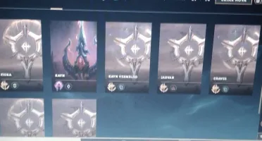 CONTA DE LOL MUITO TOP PLATINA 4 COM 322 SKINS