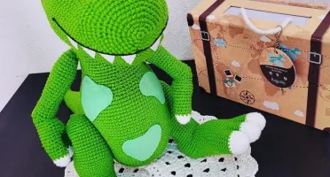 T-rex Amigurumi