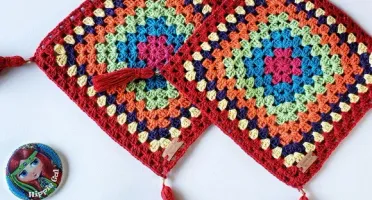 Toalhinha de Crochê com Tassels