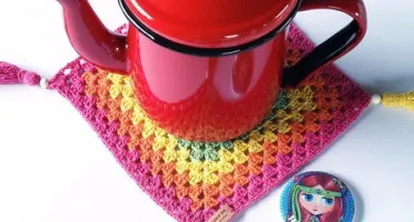 Toalhinha de Crochê com Tassels