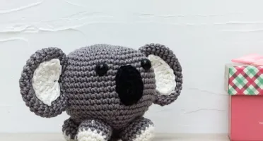 Coala Bola em amigurumi