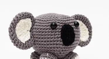 Coala Bola em amigurumi