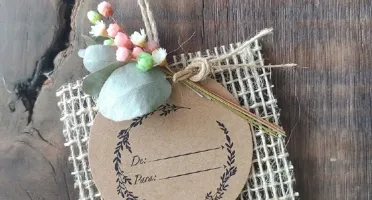 Tag Kraft com Buque com flores desidratadas