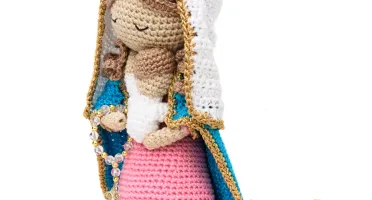 Nossa Senhora com Menino Jesus em Amigurumi