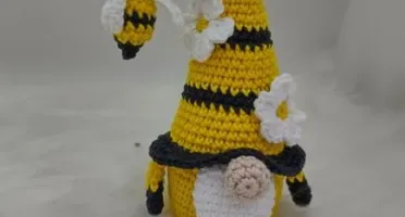 Mini Gnomo Em Crochê Abelha