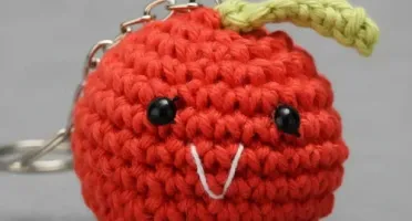 Chaveiro Mini Maçã Amigurumi