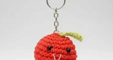 Chaveiro Mini Maçã Amigurumi