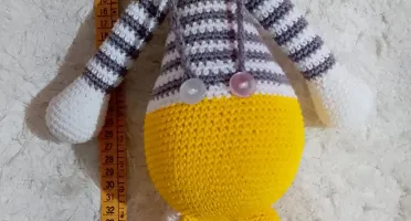 Girafa arco íris em crochê