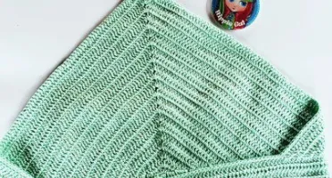 Cropped Top de Crochê Triângulo
