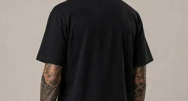 Camiseta Preta Cards of Skull - Tamanho P