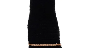 Santa Rita em amigurumi