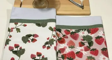 Kit com 2 Panos de Prato Morango - 50 x 70 cm
