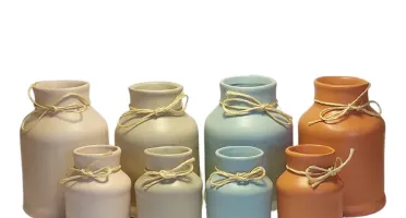 Conjunto de 2 vasos de cerâmica estilo latão