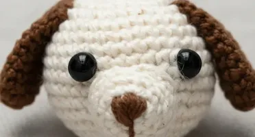 Chaveiro Cãozinho Amigurumi