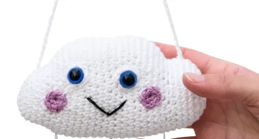 Móbile Amigurumi Chuva de Cores com Nuvem