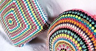 Capa de Almofada Mandala Neon em Crochê