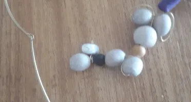 Colar Cachos com Cerâmica, Cristal e Polímero