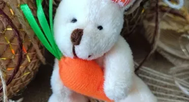 Coelhinho de Pelucia de 8cm (sentado)