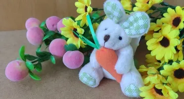 Coelhinho de Pelucia de 8cm (sentado)