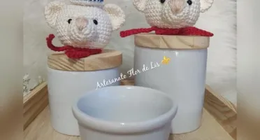 Kit Higiene para Bebê em Porcelana com Amigurumi