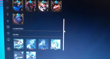 Conta lol, várias skins