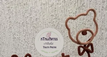 Porta Maternidade Nome com Ursinho em Tricotin