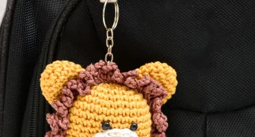 Chaveiro cabeça de leão em amigurumi