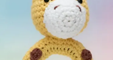 Chocalho Girafa Pequena em Amigurumi