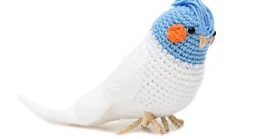 Calopsita azul em amigurumi