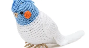 Calopsita azul em amigurumi