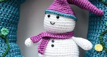 Guirlanda Boneco de Neve em amigurumi
