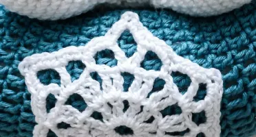 Guirlanda Boneco de Neve em amigurumi