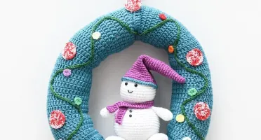 Guirlanda Boneco de Neve em amigurumi