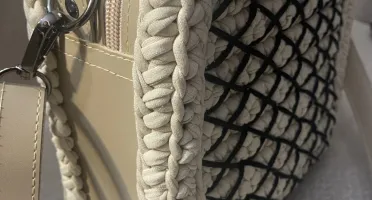 Bolsa Bag Ayla Clara com Detalhes Pretos
