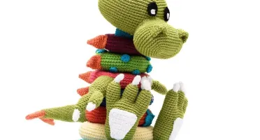 Brinquedo educativo Dinotower em amigurumi
