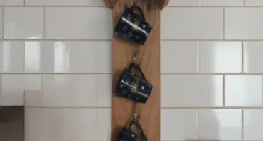 Porta-canecas de parede com 4 canecas Gratidão 120 ml