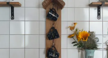 Porta-canecas de parede com 4 canecas Gratidão 120 ml