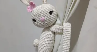 Amigurumi Coelha Menina - crochê