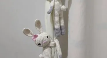Amigurumi Coelha Menina - crochê