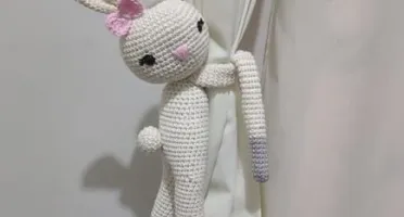 Amigurumi Coelha Menina - crochê