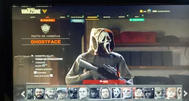 Vendo conta Warzone com varias skins , armas diamante , gold