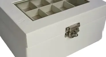 Estojo Médio Branco para Joias com Visor