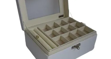 Estojo Médio Branco para Joias com Visor