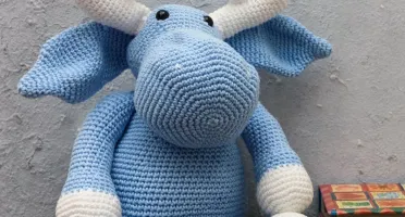 Alce em amigurumi