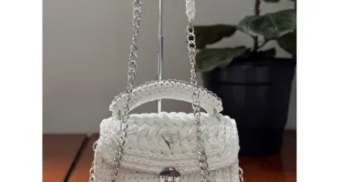 Bolsa de crochê com fio de malha