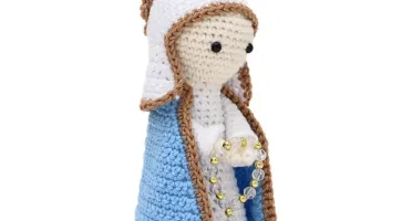 Nossa Senhora das Graças em amigurumi